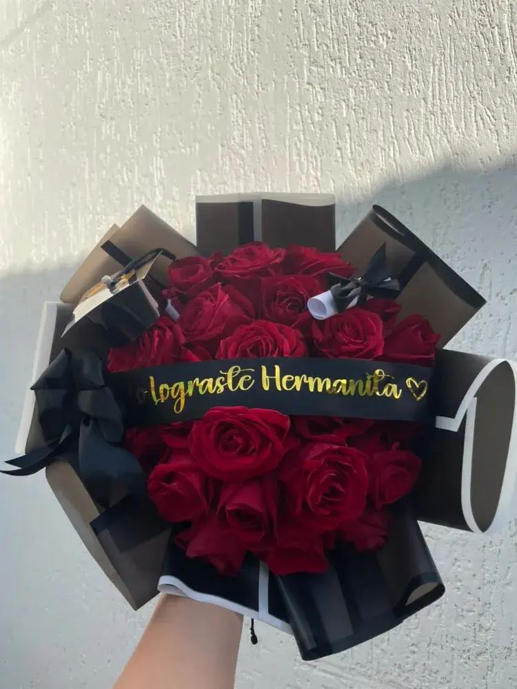 Ramo de 24 rosas naturales